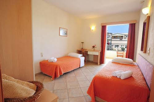 أخارافي Thinalos Aparthotel المظهر الخارجي الصورة